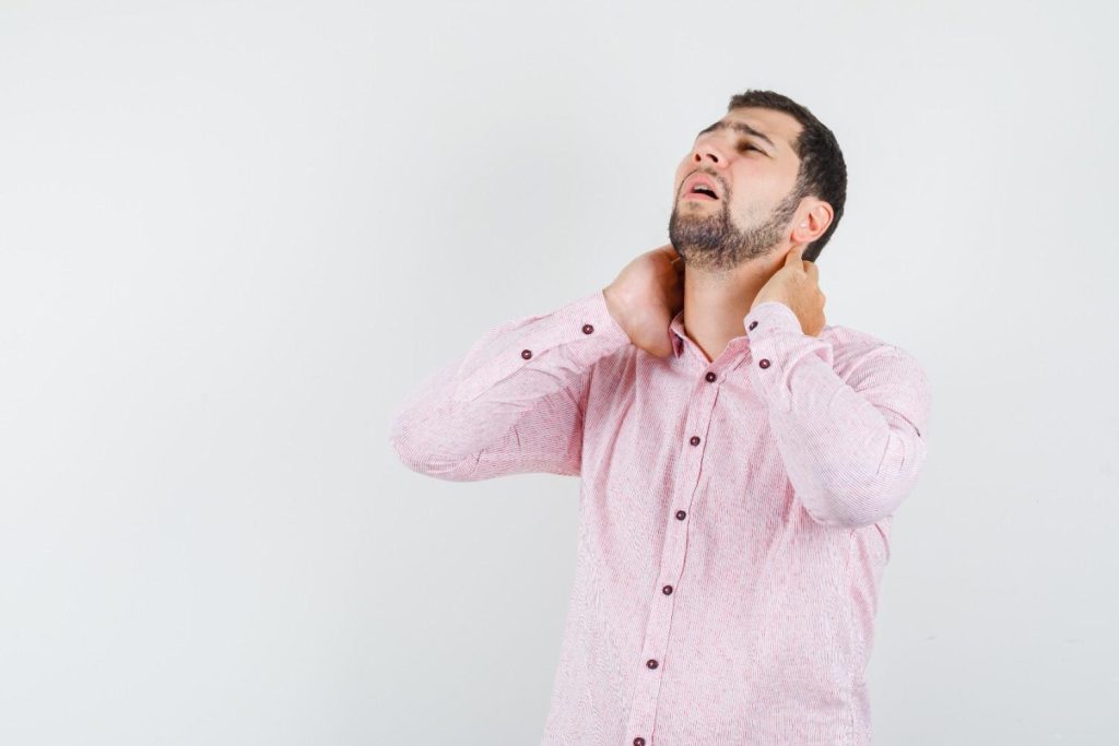 why the neck cracks and what causes popping sounds in the neck joints.